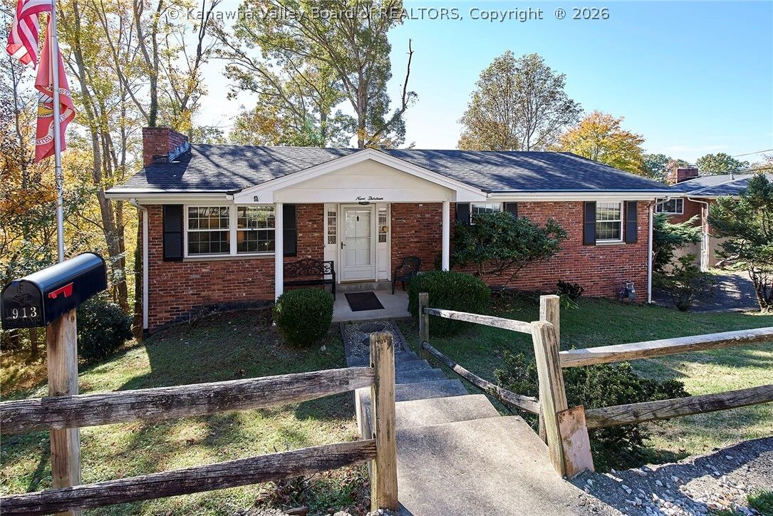 Property Photo: 913 Churchill Circle WV 25314