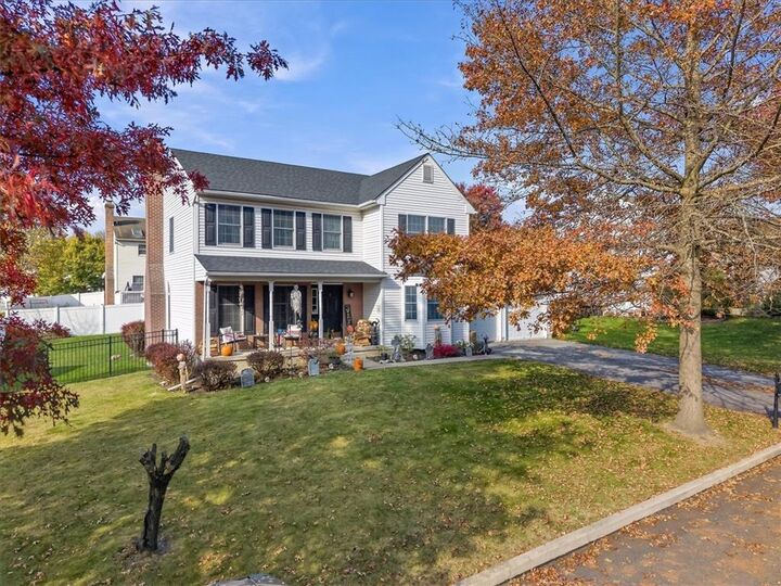 Property Photo:  2468 Blue Jay Drive  PA 18064 