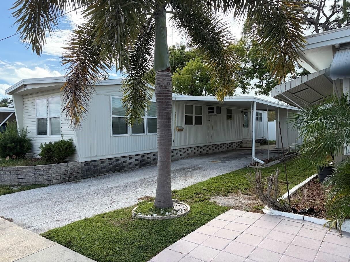Property Photo: 11128 102nd Way 225 FL 33773