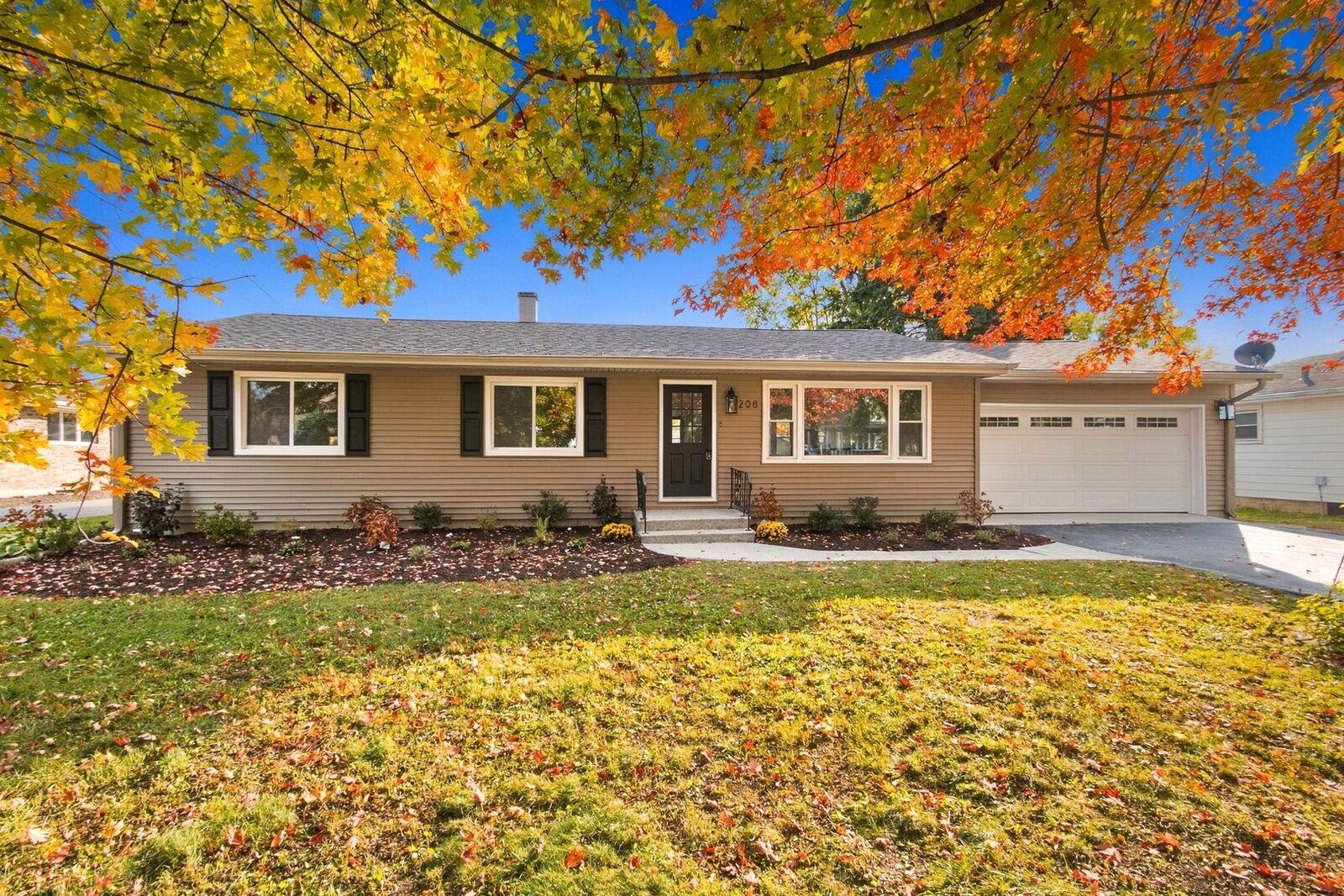 Property Photo:  208 N Wabena Avenue  IL 60447 