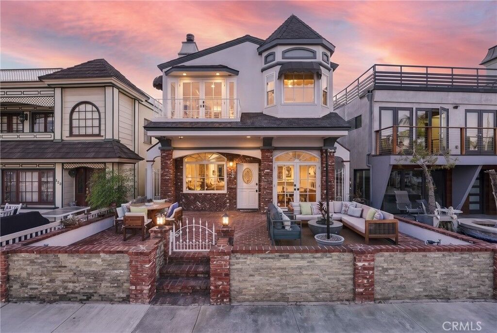 Property Photo:  130 Rivo Alto Canal  CA 90803 