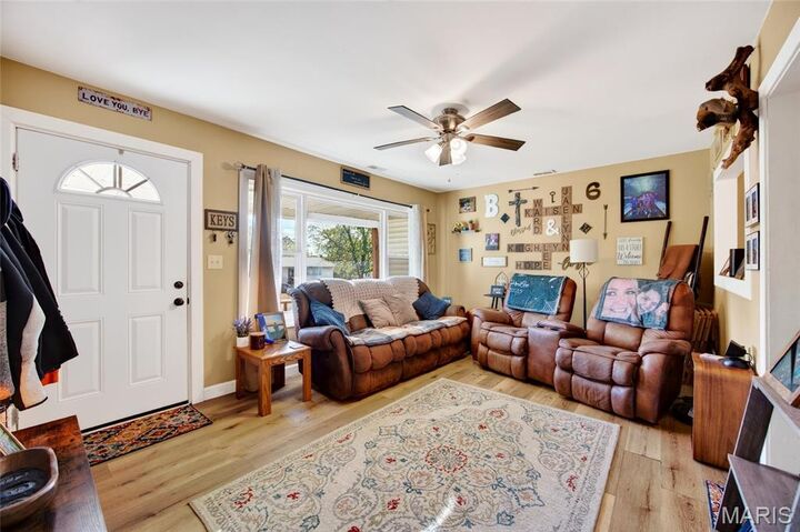 Property Photo:  227 Donnalee Avenue  MO 65536 