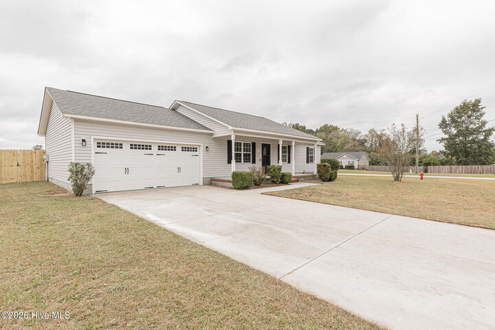 Property Photo:  200 Wingspread Lane  NC 28518 