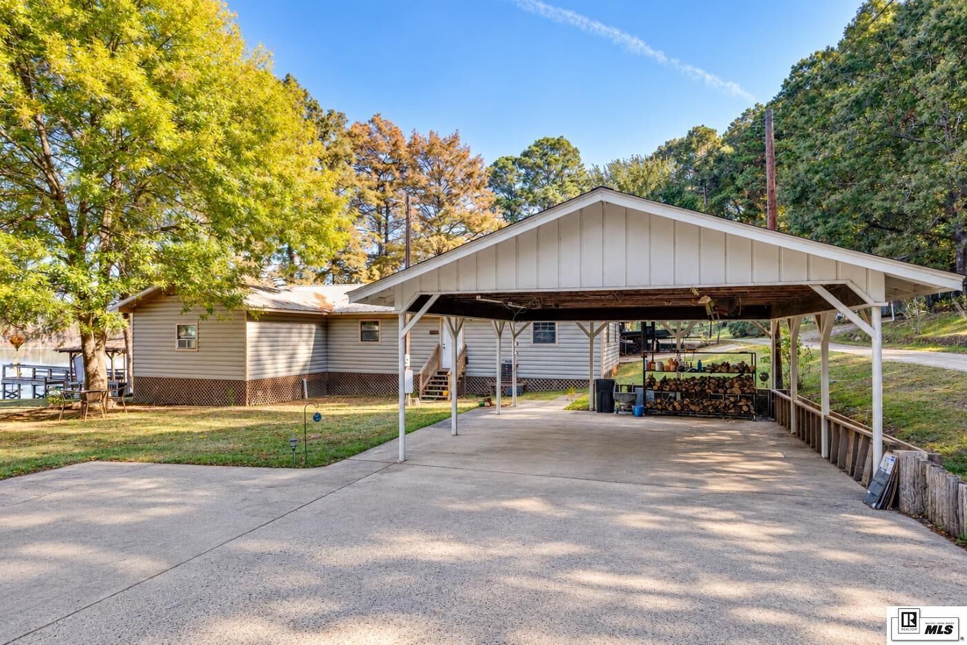 Property Photo:  137 Donna Drive  LA 71241 