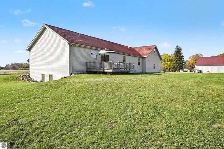 Property Photo: 10746 N Reid Road MI 48801