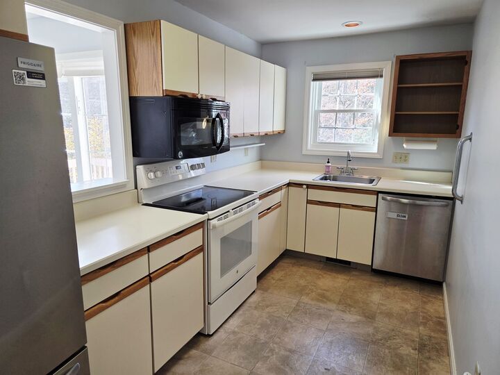 Property Photo:  332 Parkside Road  NH 03257 