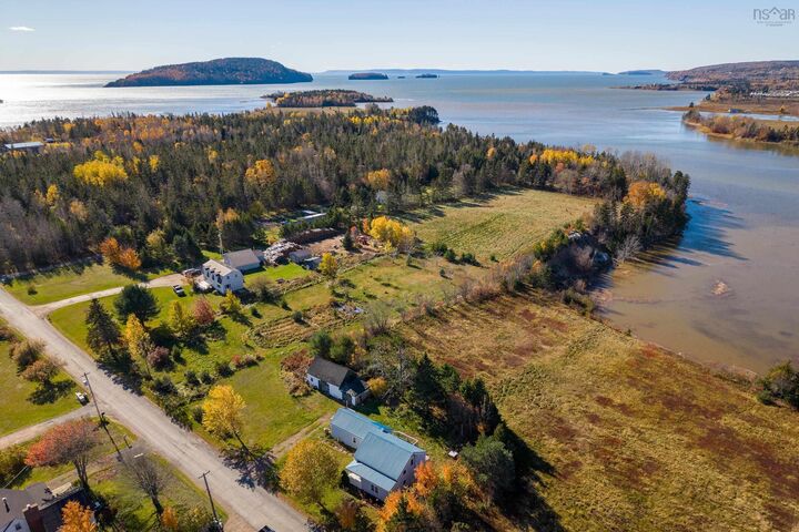 Property Photo:  70 Wharf Road  NS B0M 1K0 