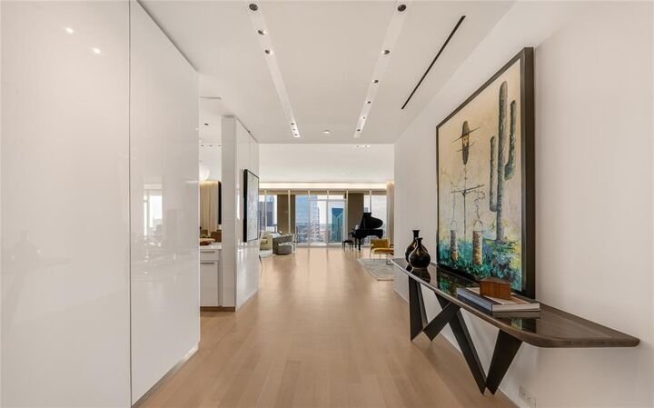 Property Photo:  1717 Arts Plaza 2303  TX 75201 