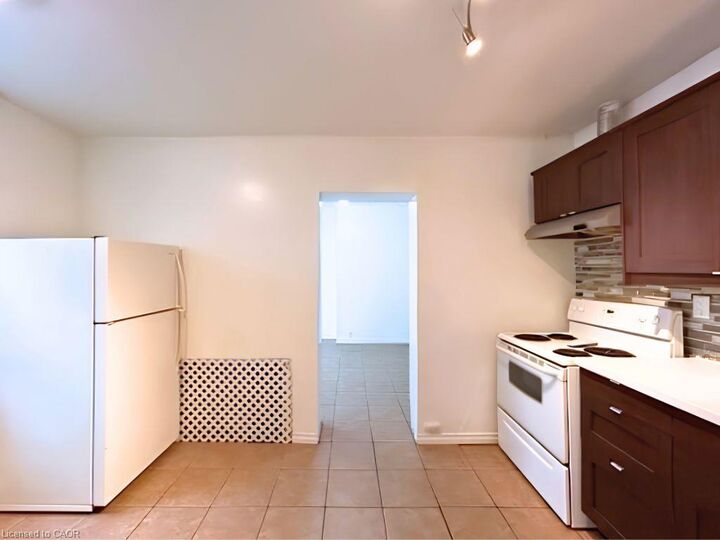 Property Photo:  69 Sherman Avenue S 4  ON L8M 2P8 
