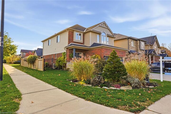 Property Photo:  68 Royal Winter Drive  ON L0R 1C0 