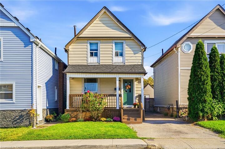 Property Photo:  108 Robins Avenue  ON L8H 4N6 