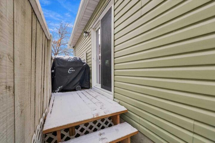 Property Photo:  36 Covington Mews NE  AB T3K 4E8 