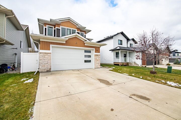 Property Photo:  10 Mitchell Crescent  AB T4M 0H4 