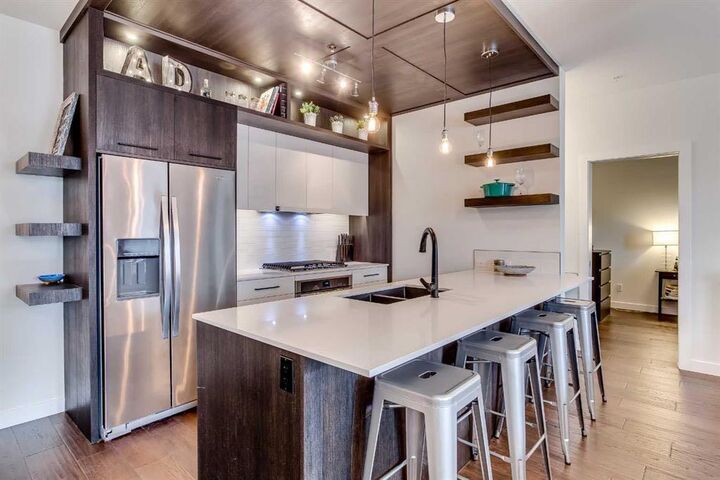 Property Photo:  2702 17 Avenue SW 208  AB T3E 8A5 