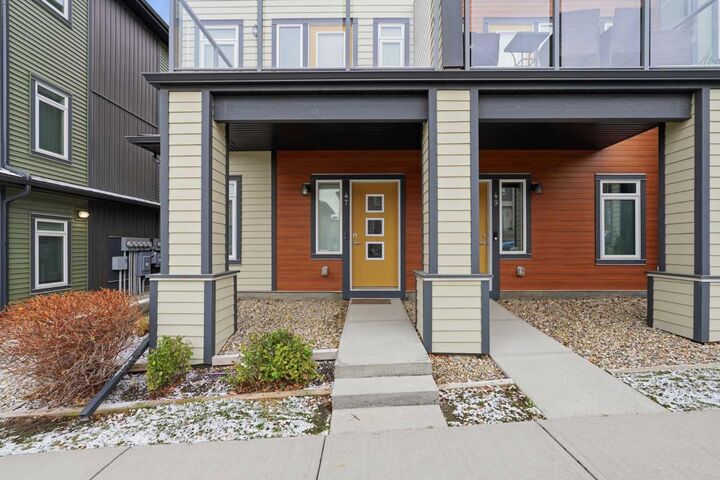 Property Photo:  47 Sage Bluff Gate NW  AB T3R 1T5 