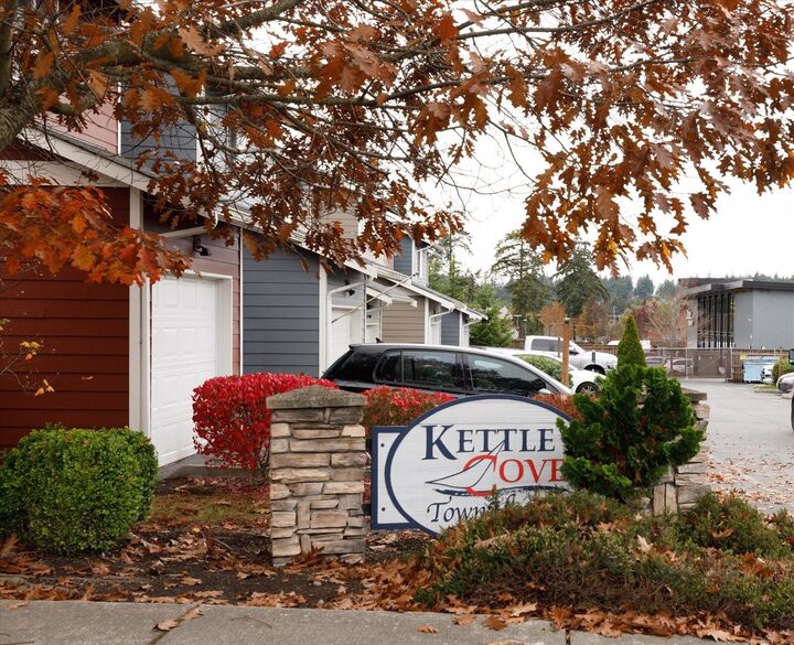 Property Photo:  563 NE Kettle Street C2  WA 98277 