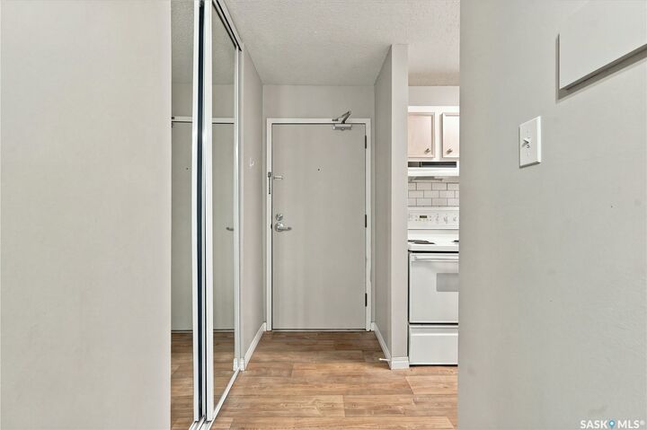 Property Photo:  4040 8th Street E 202B  SK S7H 5L4 