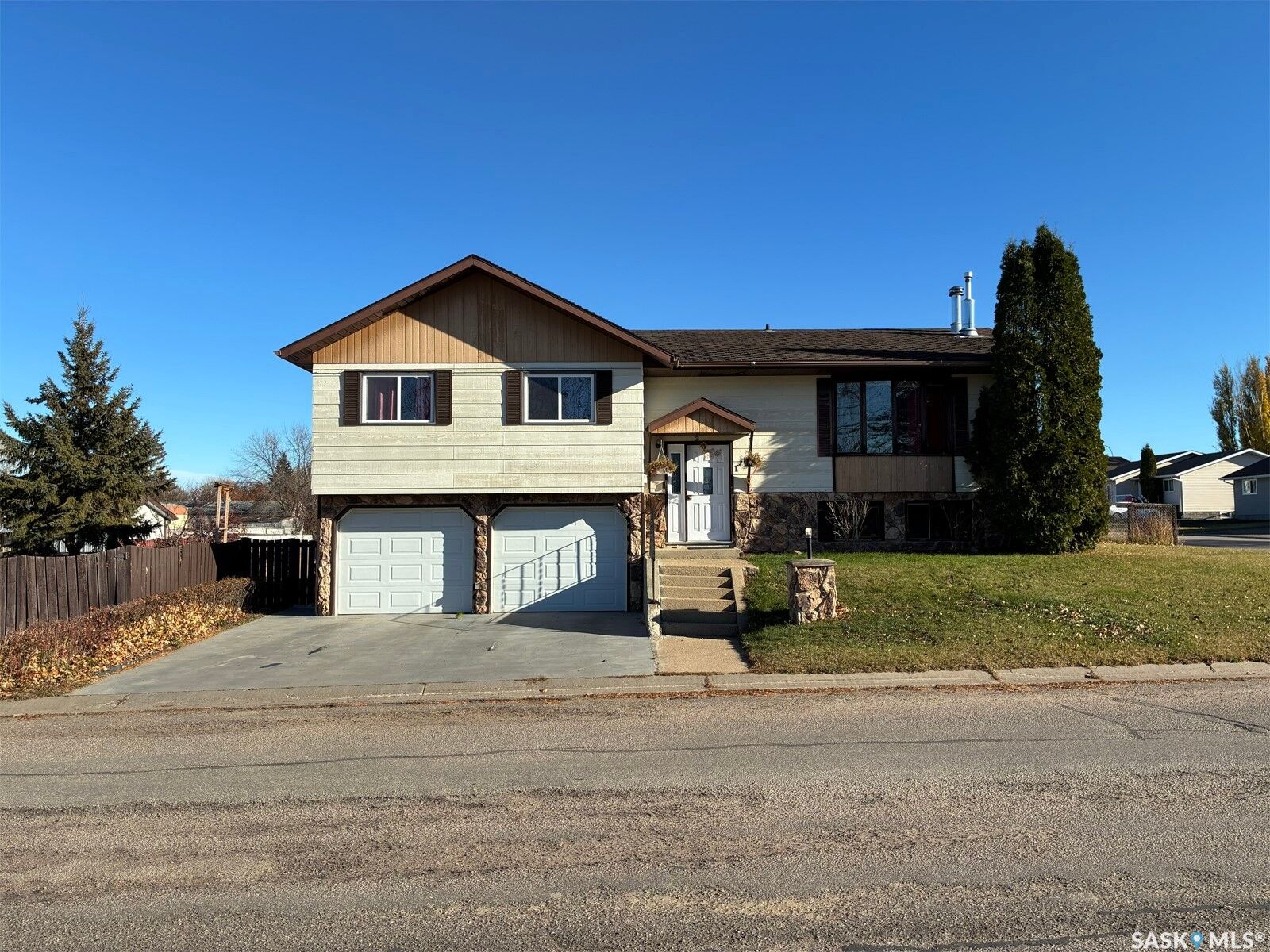 Property Photo: 1 Marion Crescent SK S9X 1B7