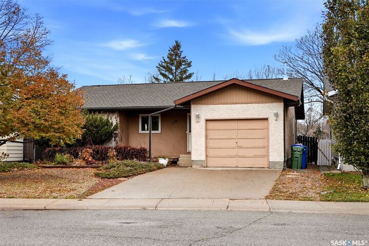 Property Photo:  159 McInnis Crescent  SK S4R 3E9 
