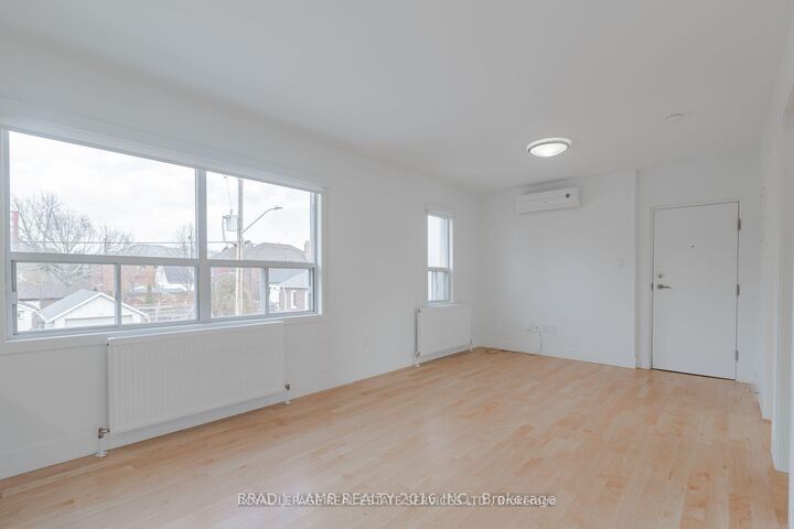 Property Photo:  28A Third Street 3  ON M8V 2X6 