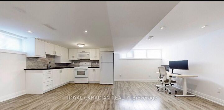 Property Photo: 268 Penn Avenue Bsmt ON L3Y 2S6