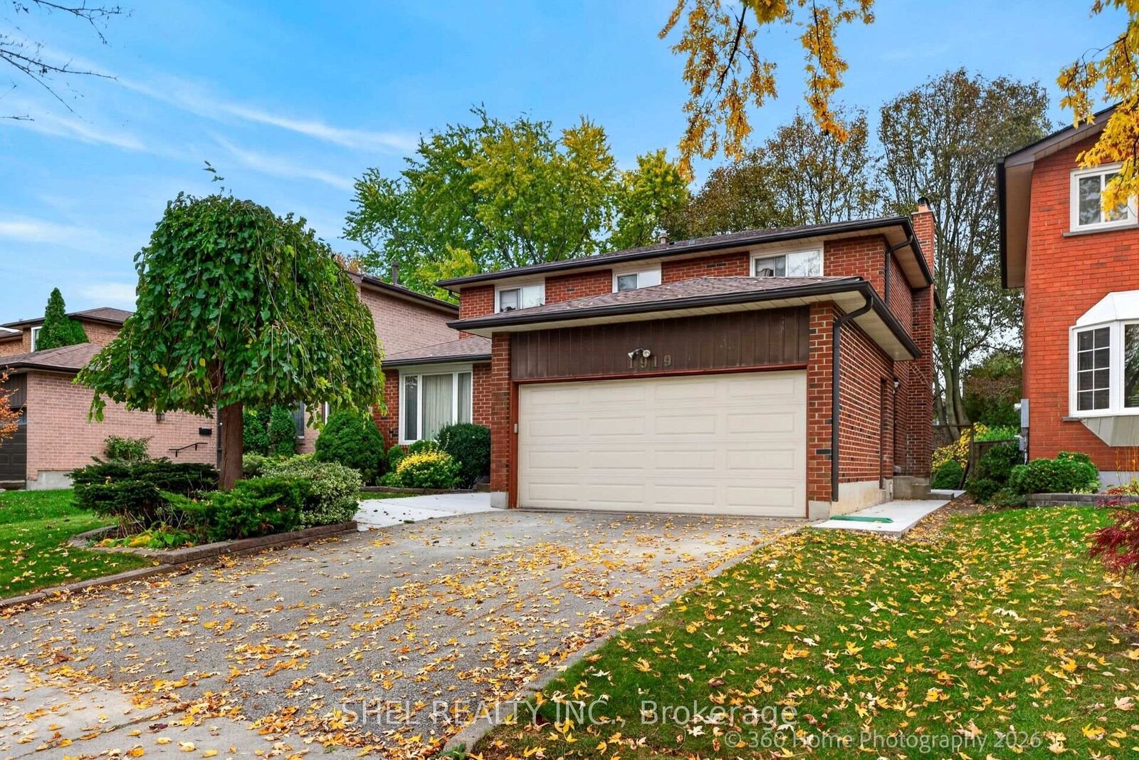 Property Photo:  1919 Poppy Lane  ON L1V 2T4 