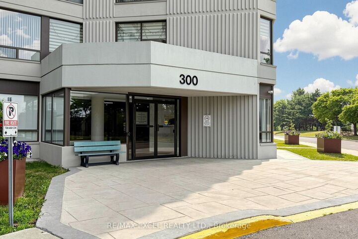 Property Photo:  300 Alton Towers Circle 1403  ON M1V 4X9 