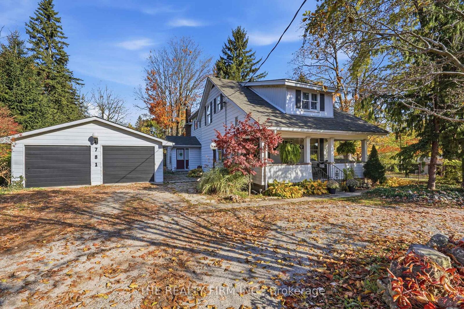 Property Photo: 781 Commissioners Road W ON N6K 1C1