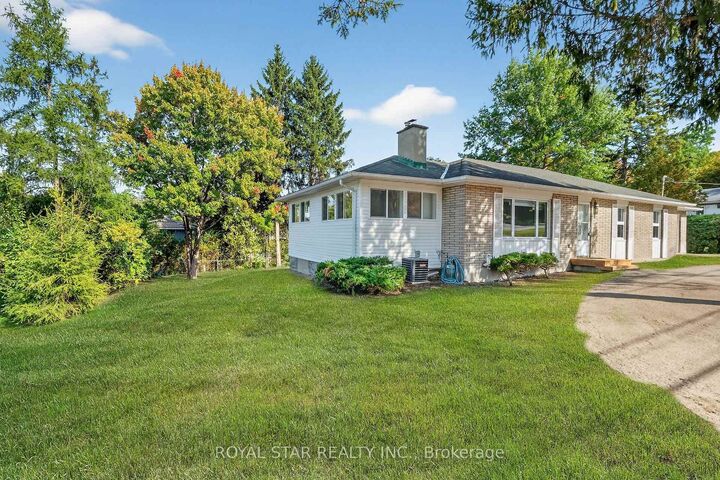 Property Photo:  10 Delong Drive  ON K1J 7E6 