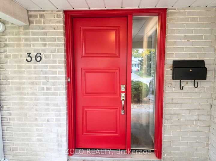 Property Photo:  36 Marthclare Avenue  ON M3A 1E2 