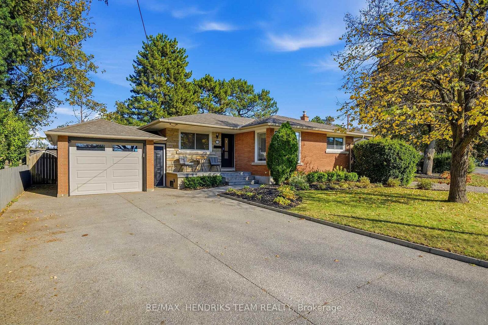 Property Photo:  1A Winston Road  ON L2M 4R1 