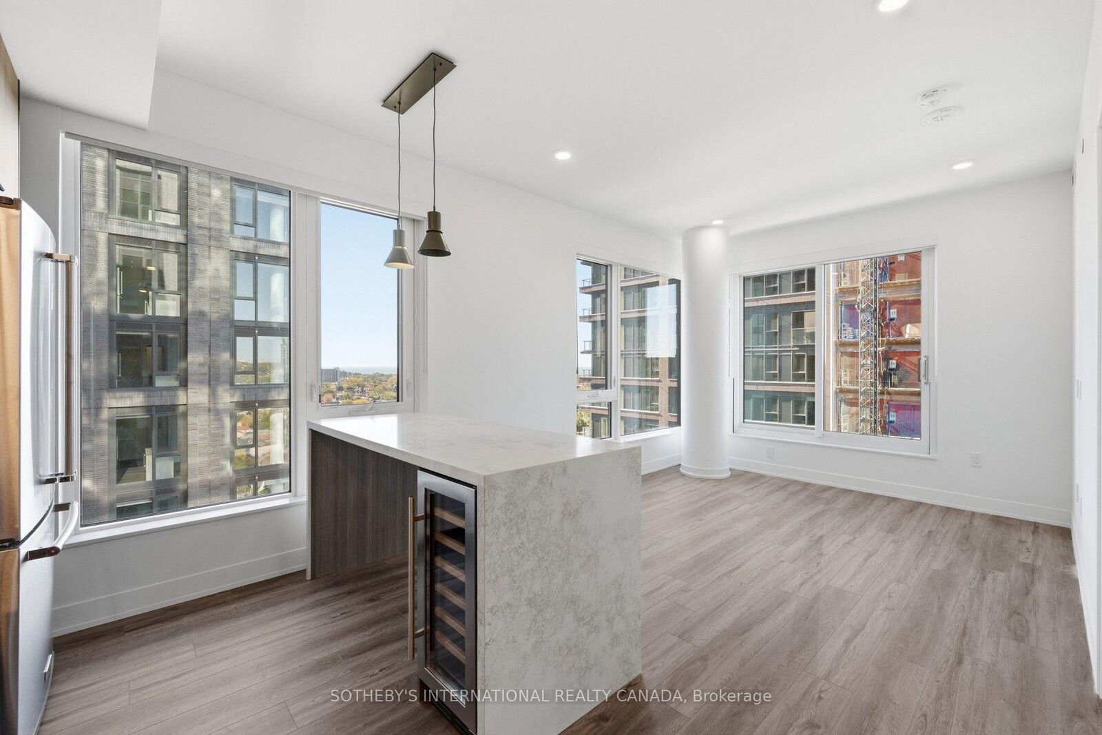 Property Photo:  15 Assembly Lane 905  ON M6H 0H3 