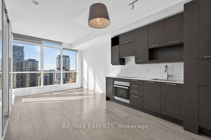 Property Photo:  30 Nelson Street 3108  ON M5V 0H5 