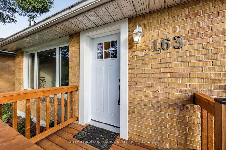 Property Photo:  163 Grove Street E  ON L4M 2P6 