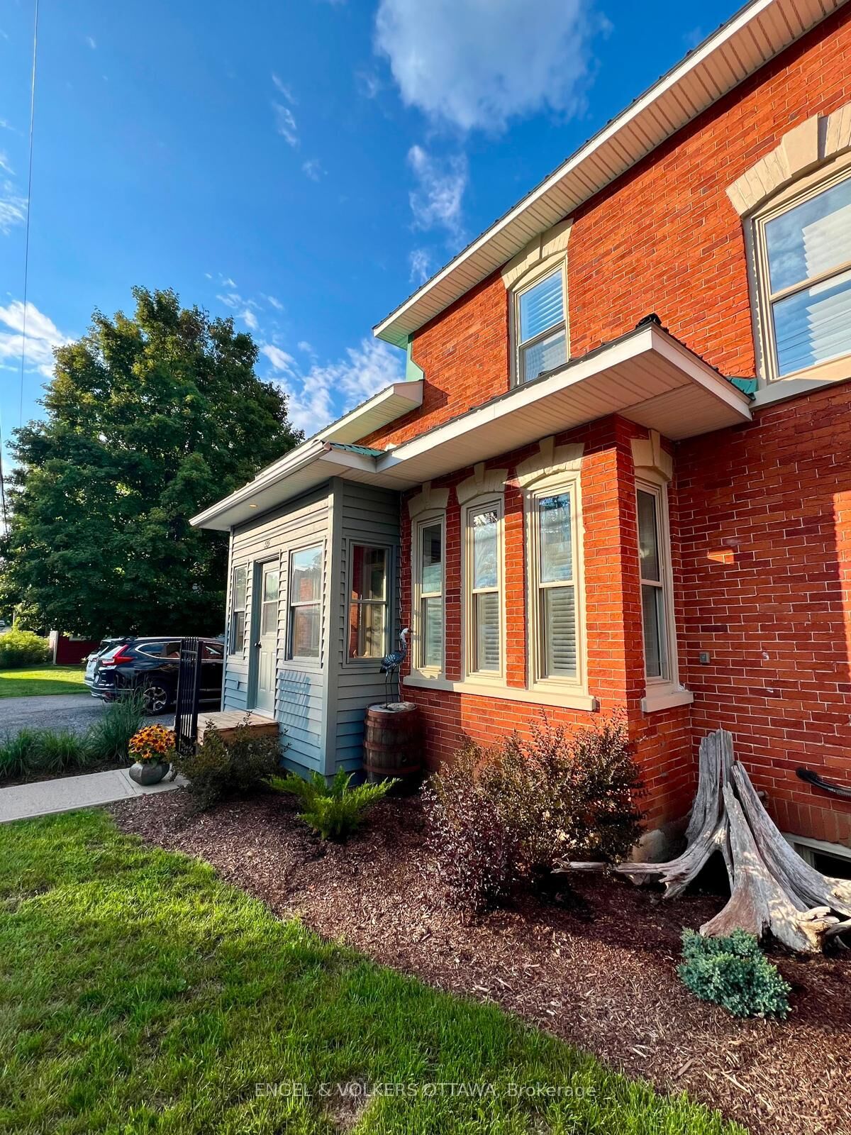 Property Photo:  95 Mitcheson Street  ON K0A 1A0 