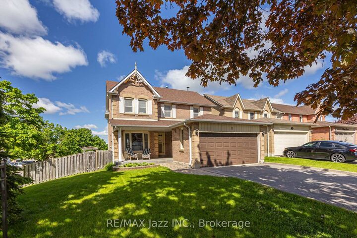Property Photo:  2 Coomer Crescent  ON L1T 3B6 
