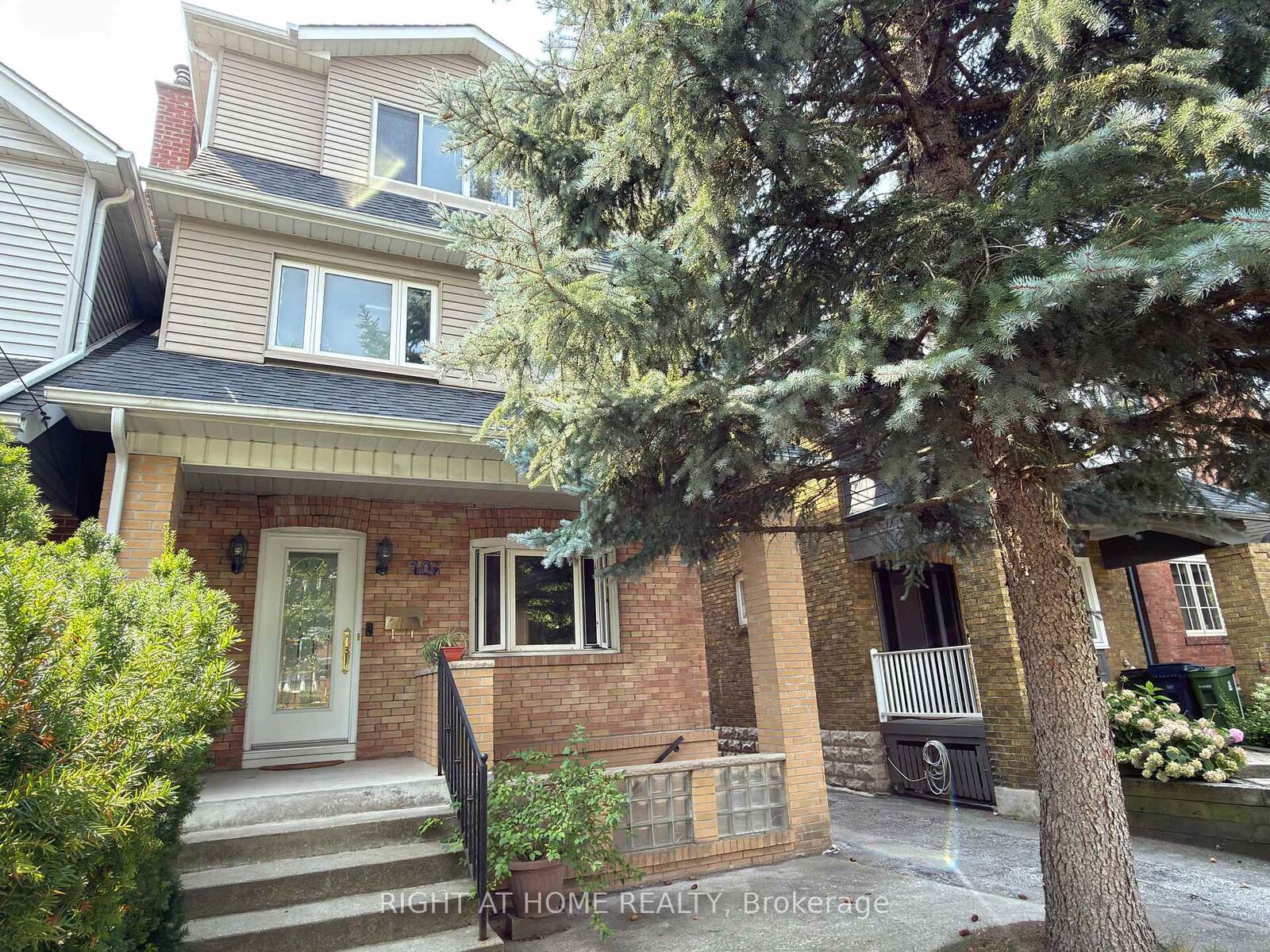 Property Photo: 107 Melrose Avenue ON M5M 1Y8