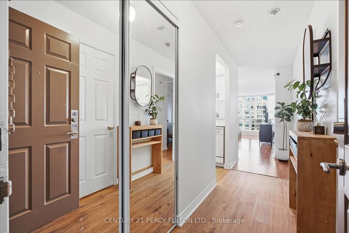 Property Photo:  309 Major Mackenzie Avenue 611  ON L4V 9Y5 