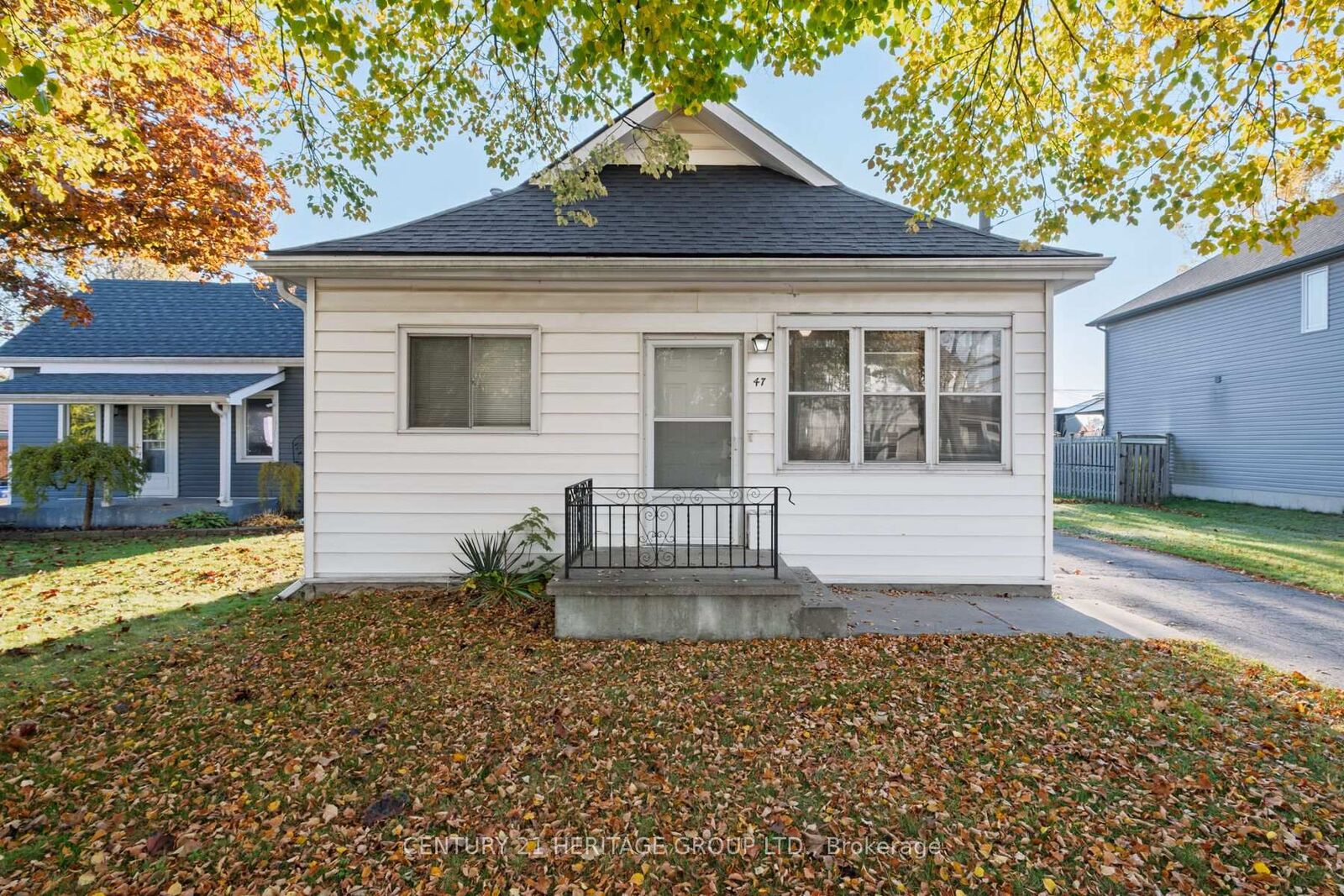 Property Photo: 47 Hill Avenue ON N3R 4G8