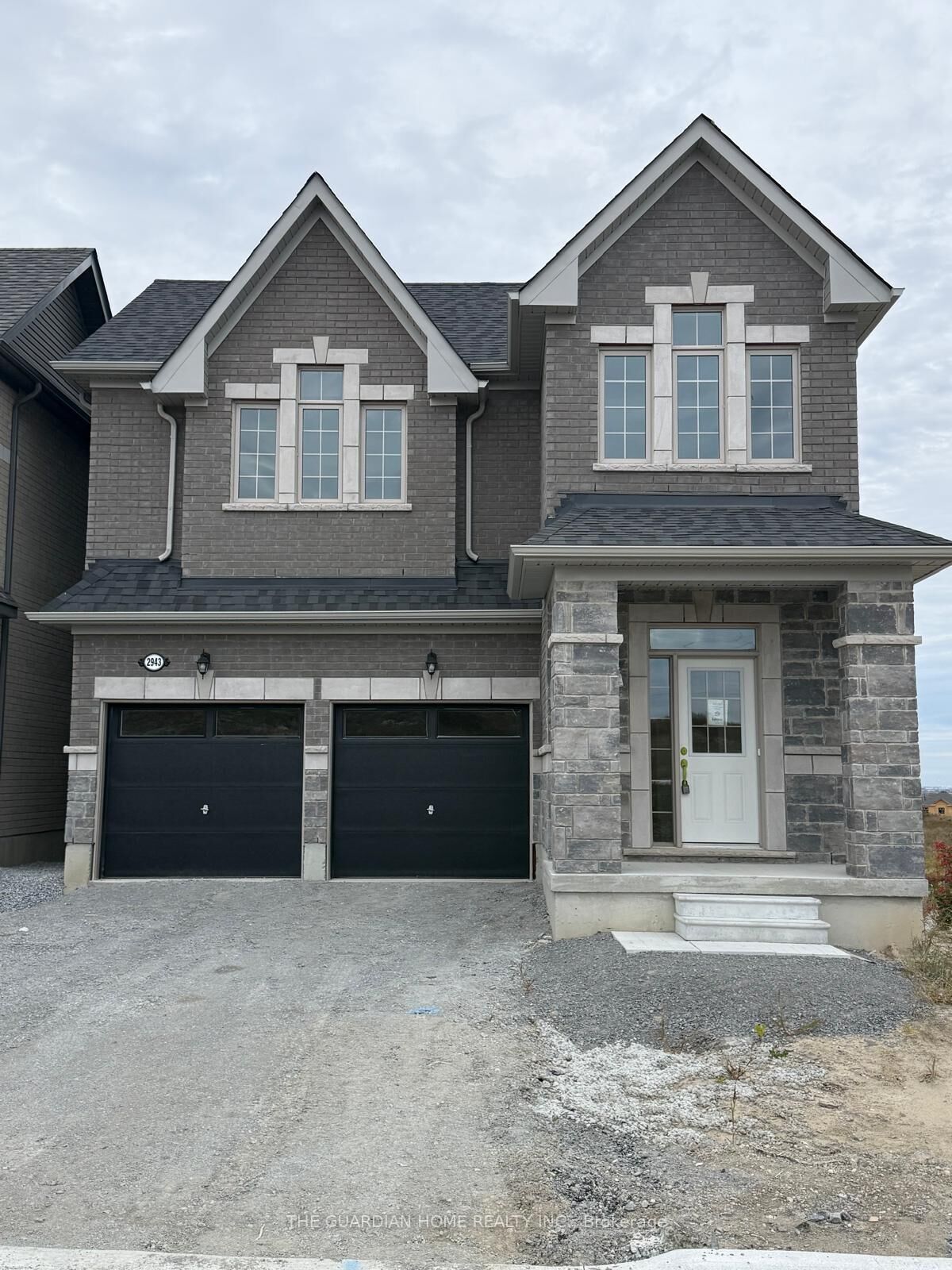 Property Photo: 2943 Zenith Parkway ON L1X 0R1