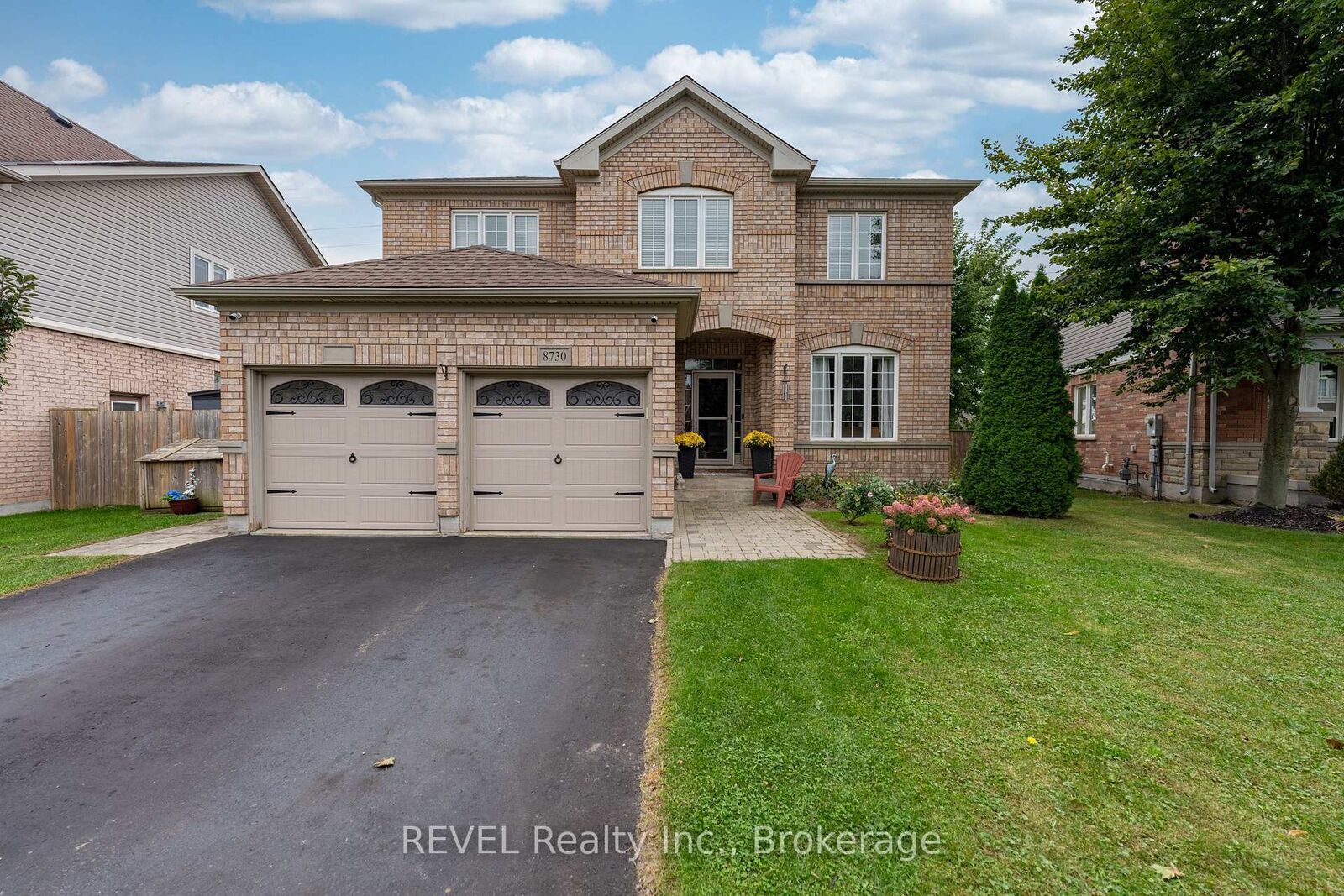 Property Photo:  8730 Milomir Street  ON L2H 0A7 