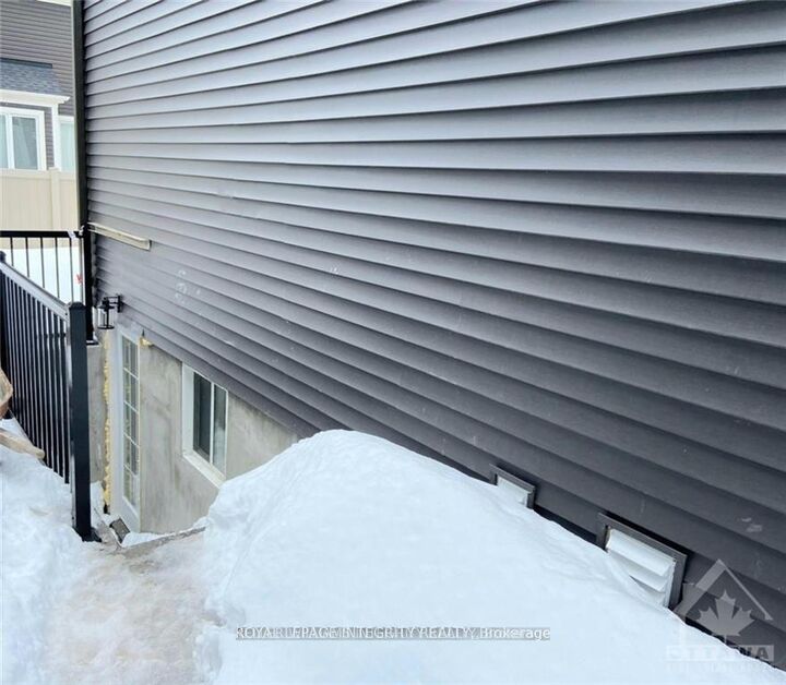 Property Photo:  264 Ponderosa Street B  ON K2V 0N4 