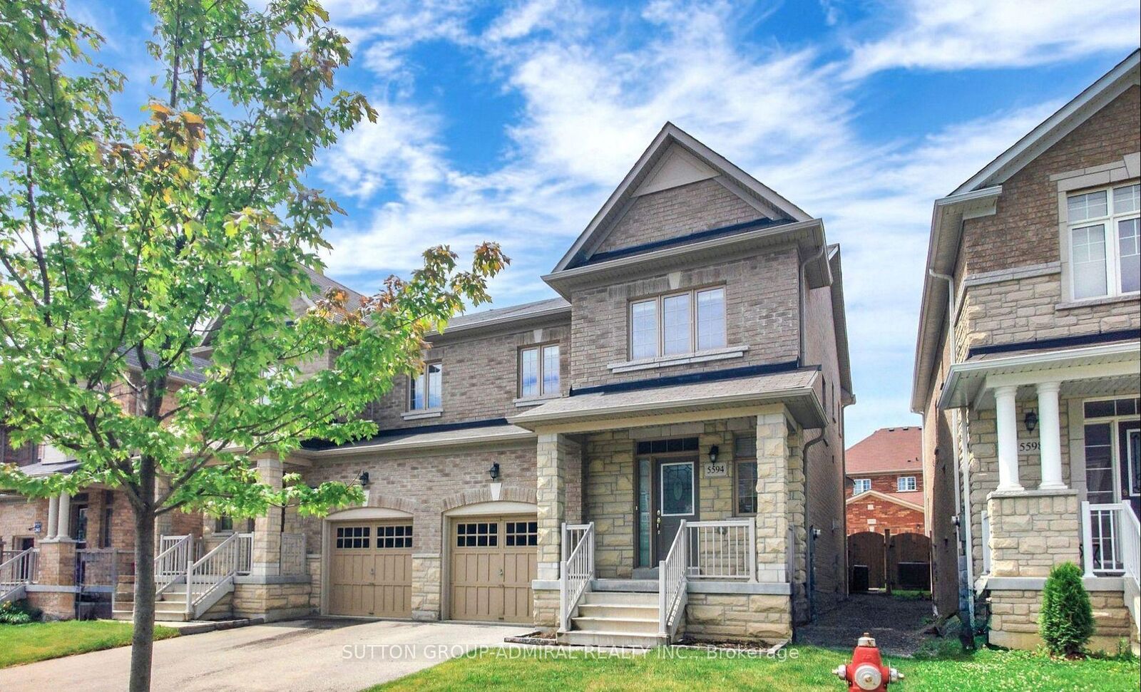 Property Photo: 5594 Meadowcrest Avenue ON L5M 0N1