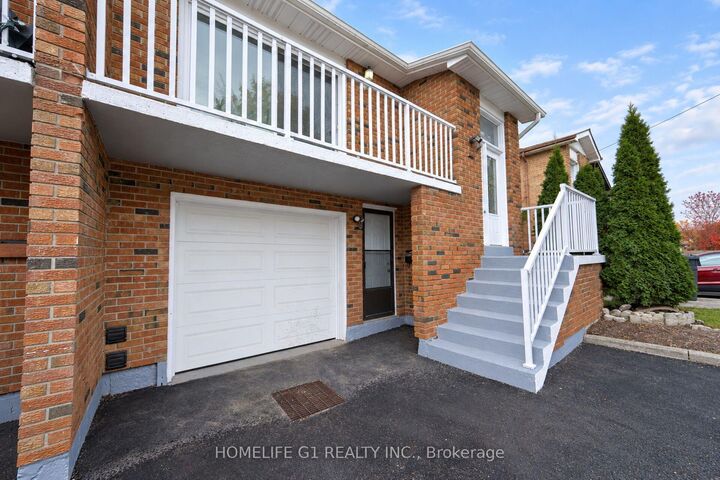 Property Photo:  109 Simmons Boulevard  ON L6V 3X4 