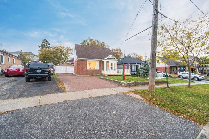 Property Photo:  8 Berry Creek Drive  ON M9W 3Z9 