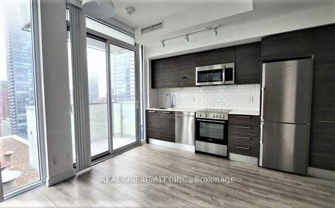 Property Photo: 28 Wellesley Street E 2710 ON M4Y 0C4