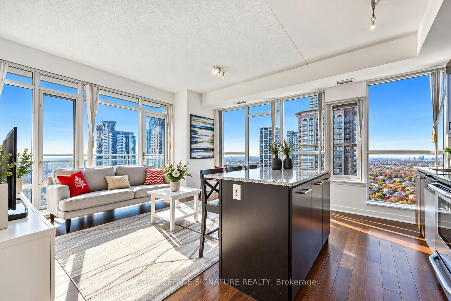 Property Photo:  360 Square One Drive 3005  ON L5B 0G7 