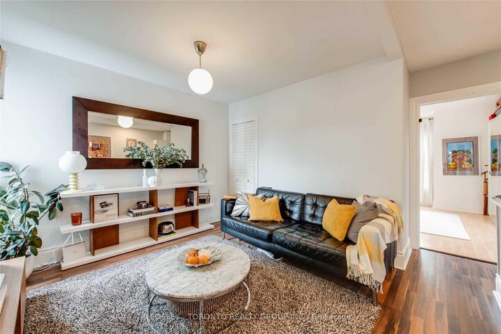 Property Photo:  13 Winnifred Avenue Upper  ON M4M 2X2 