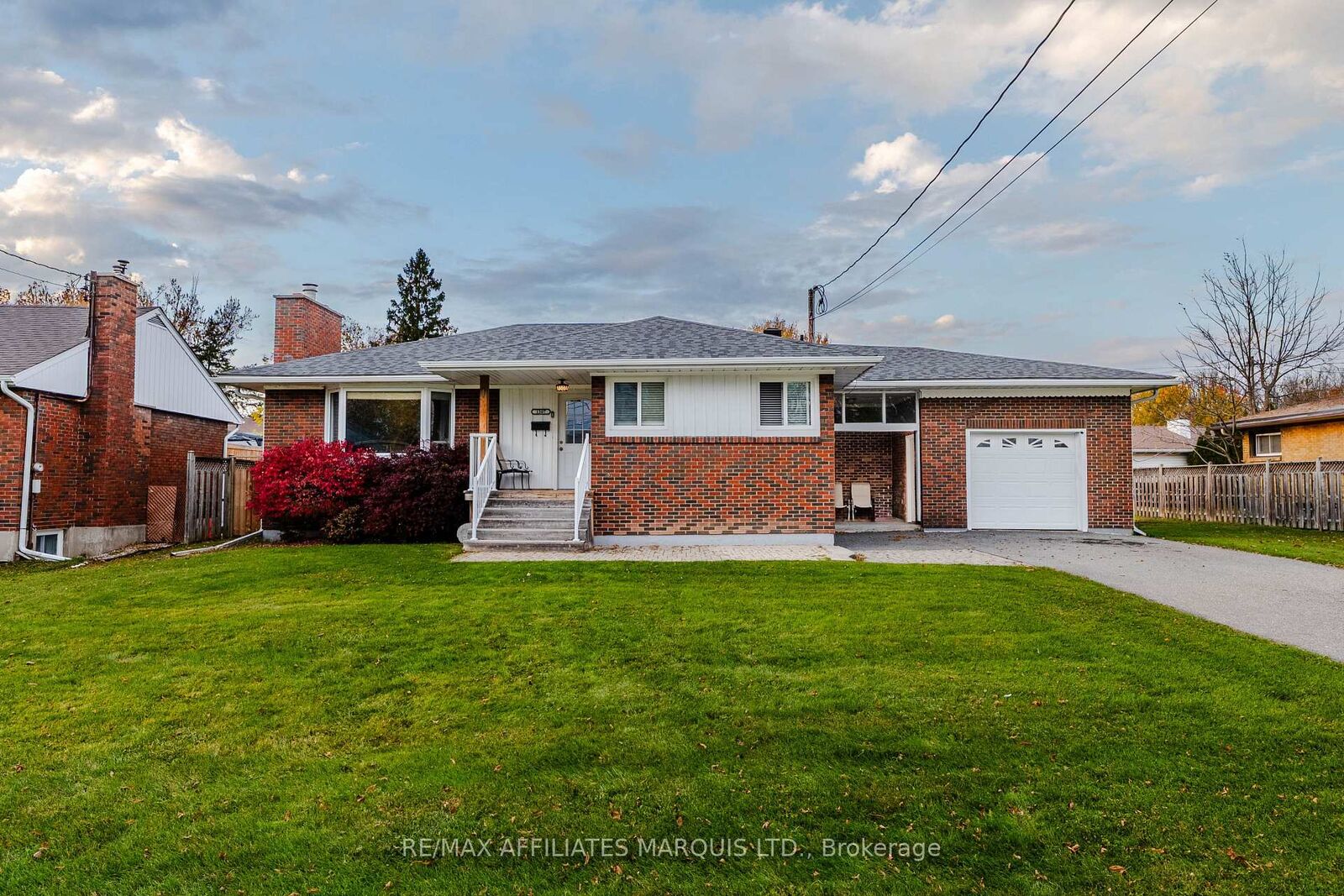Property Photo: 1307 Princess Street ON K6J 1S4