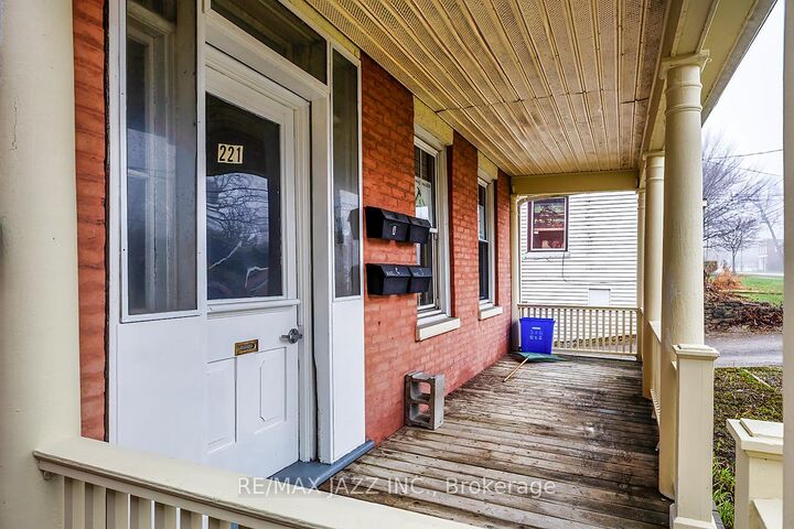 Property Photo: 221 Walton Street ON L1A 1P1